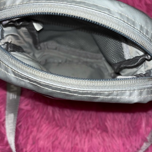 Supreme Logo-print Metallic Shoulder Bag - Picture 3 of 6